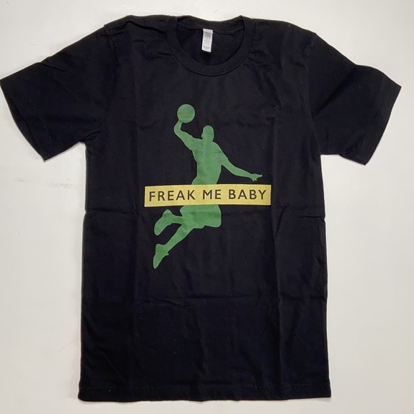 8 Assorted Brand Short Sleeve Tee Shirt Bundle - Picture 6 of 9